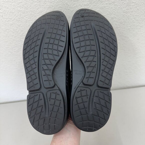 Oofos Oocloog Black Recovery Slip On Clogs Shoes Mens size 11 Womens 13 - Picture 7 of 7